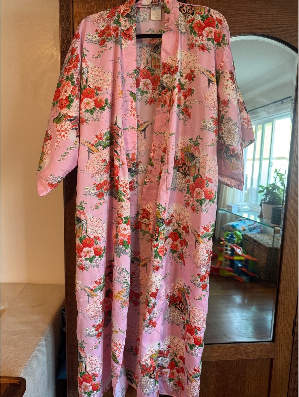 Ichiban Made in Japan Real Vintage Pink Floral Japanese Kimono Robe Size 50 / M